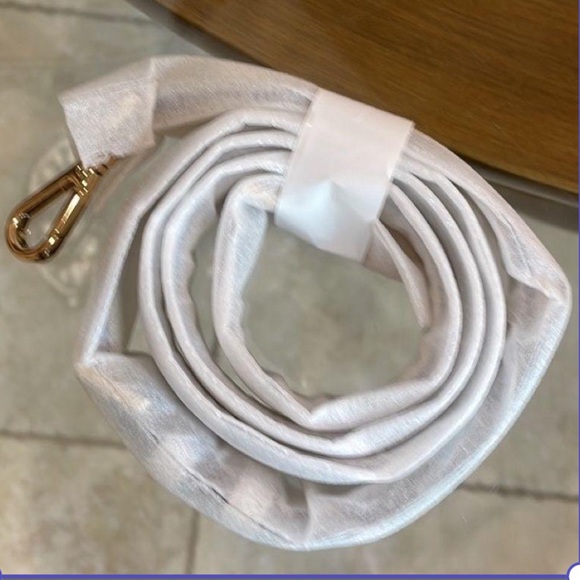 MK designer white purse - Picture 5 of 5